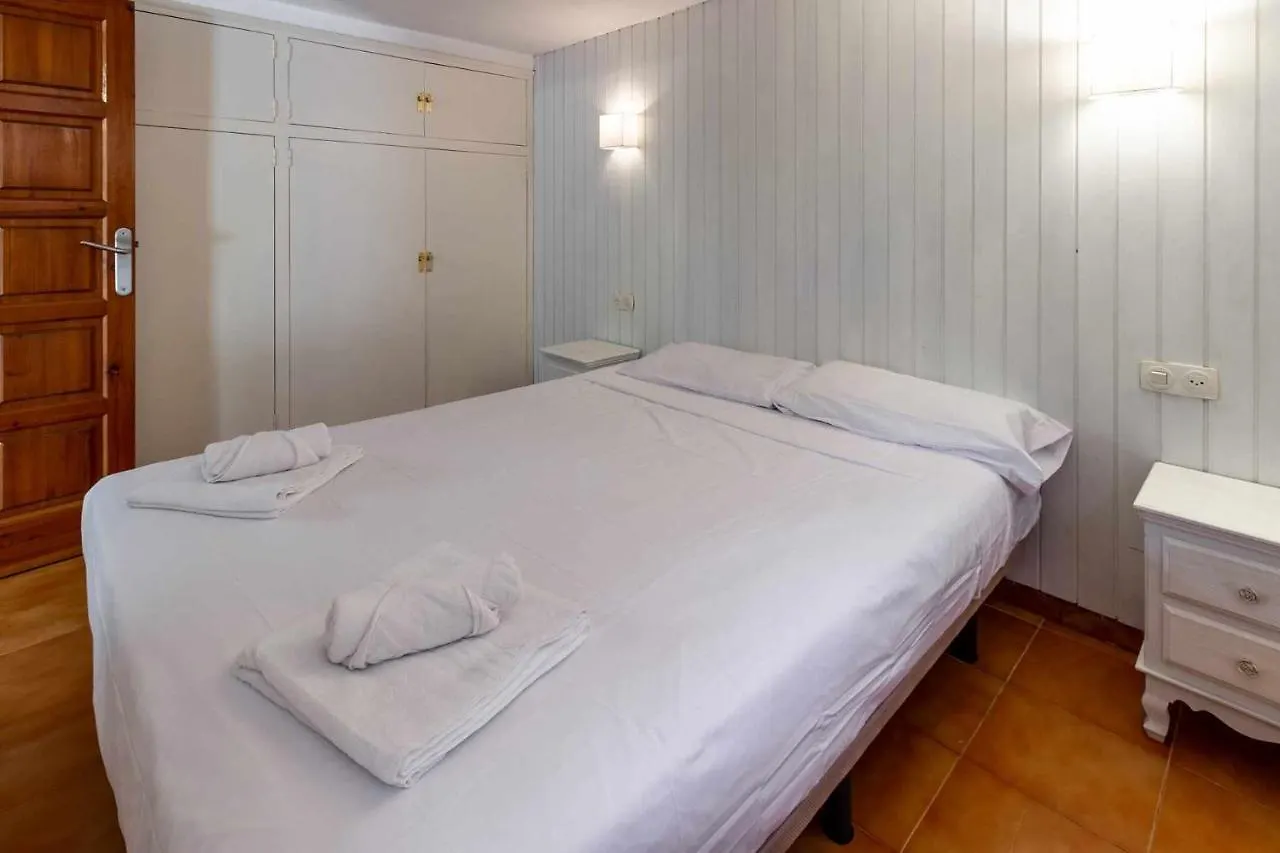 Carrilet 37 Bxs Apartamento Con Terraza サガロ 0*,
